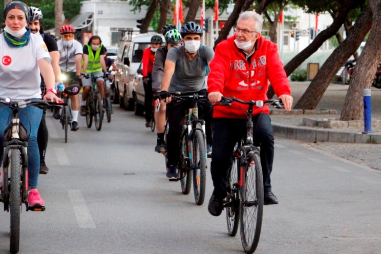 Başkan Eriş’ten Dünya Bisiklet Günü’nde Bisikletle Ödemiş Turu